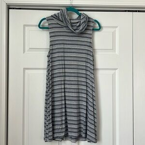 Turtle Neck Sleeveless Dress‎
